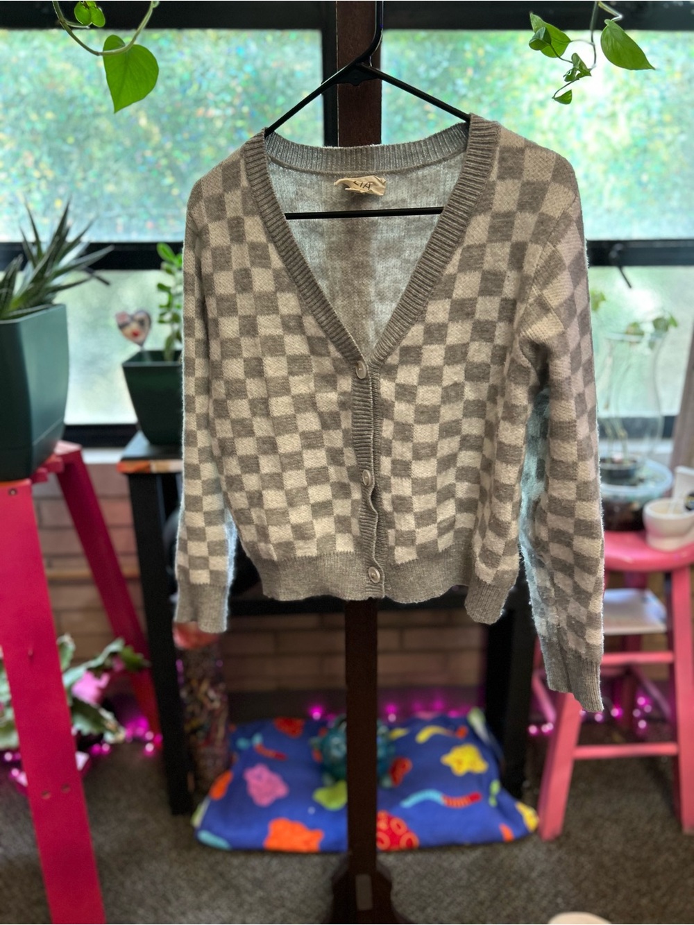 Gray Checkered V-Neck Cardigan Sweater Size M